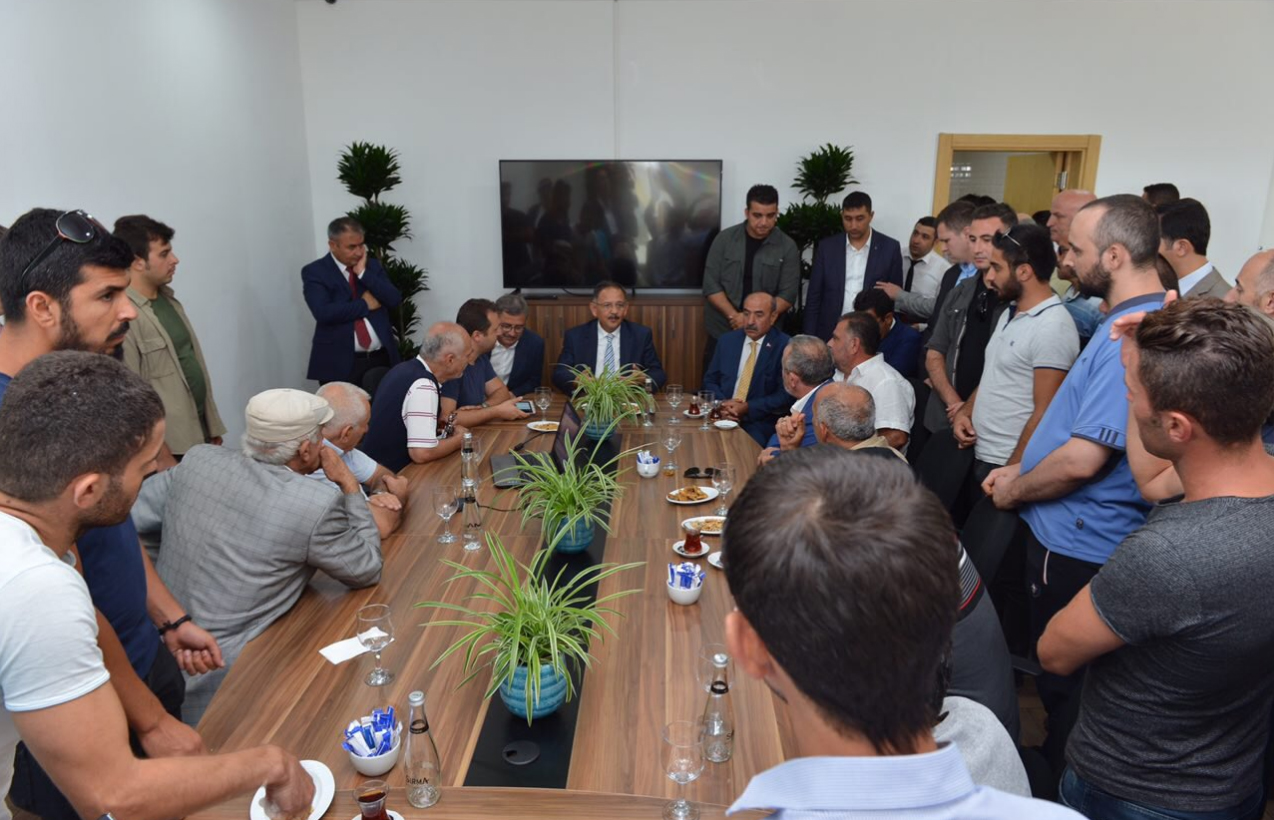 Kentsel dönüşüme start verildi! Üsküdar'da 30 yıl sonra tapu sevinci