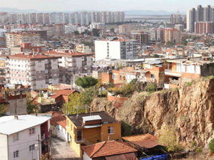 İzmir Karşıyaka Cumhuriyet Mahallesi riskli alan ilan edildi