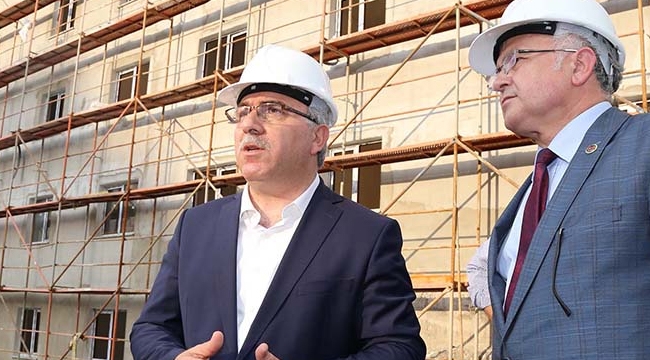 TOKİ Başkanı Turan Rize’deki kentsel dönüşüm projesini inceledi