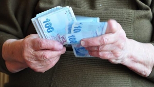 Emeklinin beklediği promosyon parası en az 500 TL