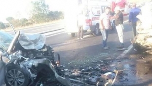 Çanakkale Biga'da ters yönde giden hafif ticari araç otomobil ile çarpıştı: 2 ölü