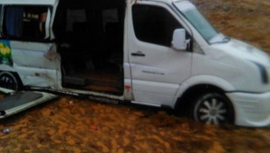Düğün dönüşü Mersin'de feci trafik kazası! Minübüs şarampole uçtu: 2 ölü, 10 yaralı
