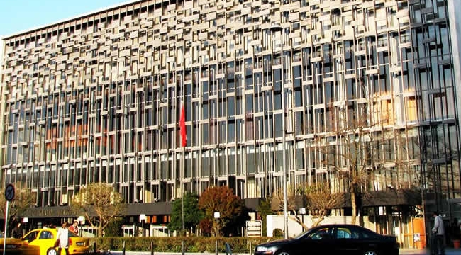 Bakan Avcı açıkladı, "Taksim'deki AKM birilerinin üzerine yıkılacak"