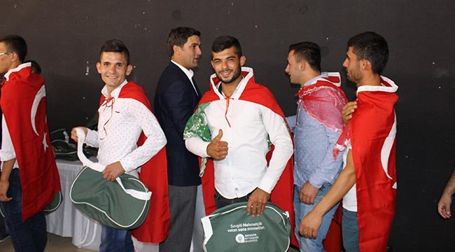 Antalya Büyükşehir’den Mehmetçiklere destek