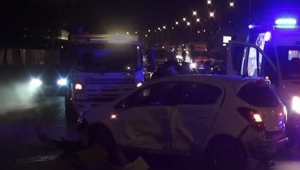 İstanbul D-100’de zincirleme kaza trafiği kilitledi