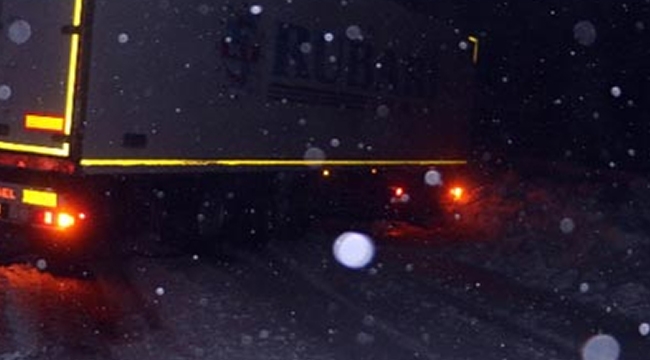 Kar yağışı şiddetlendi Ağrı'da okullar tatil edildi