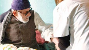 Yaşlı yakınına evde bakım aylığı 924 Lira