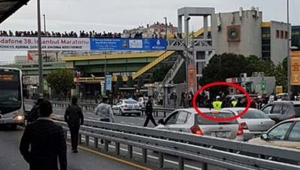 Zeytinburnu Metrobüs durağı kapatılınca vatandaş E-5'i kullanmaya başladı