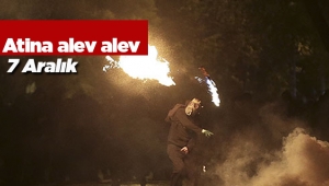 Atina savaş alanına döndü, alev alev yanıyor