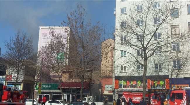 Son dakika haberi: İstanbul Karaköy'de korkutan yangın