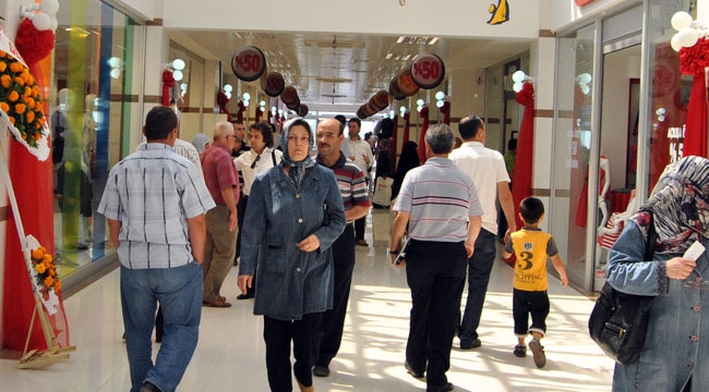 AVM ciroları yüzde 3.4 arttı