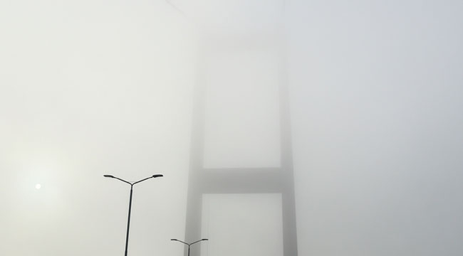 İstanbul Boğazı yoğun sis nedeniyle gemi geçişlerine kapatıldı (1)