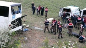 Ankara'da feci trafik kazası! Sürücüsü uyudu Yolcu Otobüsü devrildi çok sayıda ölü var...