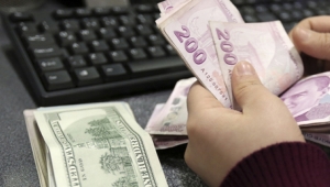 Üç banka takipteki milyonluk alacaklarını sattı