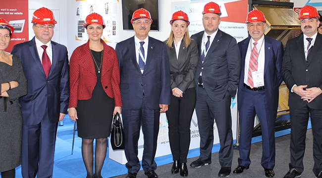 71 firma ile Paris’e çıkarma