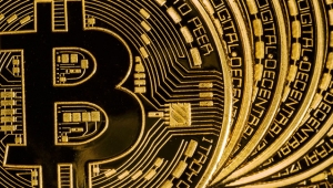 Yüzde bin 900 prim işle Bitcoin 17 Bin Dolar seviyesini aştı