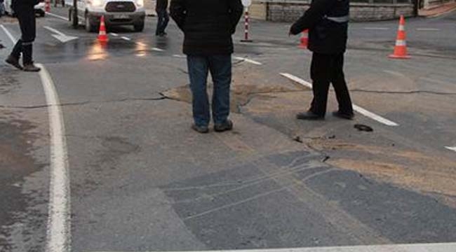 İstanbul Tarabya'da sahil yolu böyle çöktü