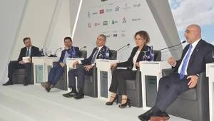 Uludağ Ekonomi Zirvesi'nde ilk gün önemli konuşmalarla tamamlandı