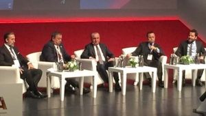 İnşaat sektörü temsilcileri `Gayrimenkul Zirvesi`nde konuştu