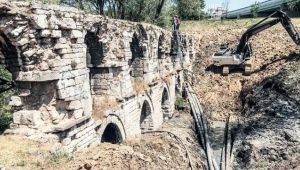 İstanbul`un tarihi su kemerine kim sahip çıkacak?