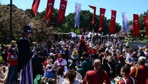 Özgürlük Parkı'nda 20 Bin kişi 23 Nisanı kutladı