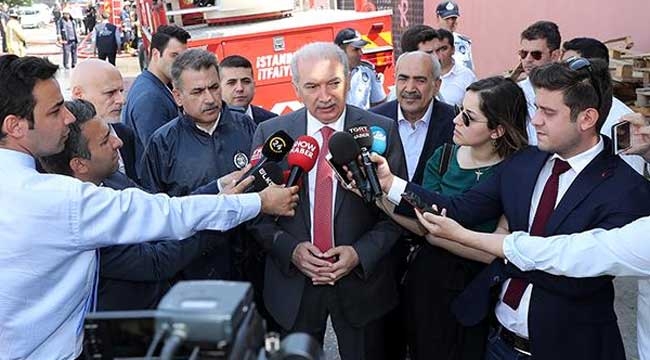 Başkan Uysal, yangın çıkan iplik fabrikası binasında