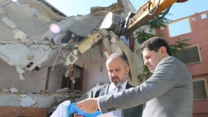 Bursa'da ulaşımı rahatlatacak projede yıkımlar başladı