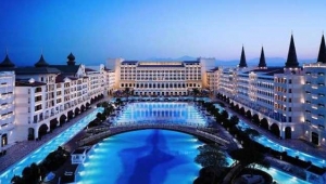 Mardan Palace için Titanic Hotels devrede
