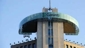 Garanti Bankası'nın kredi notu Negatife revize edildi.