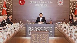 Bakan Kurum inşaat sektörü temsilcilerini dinledi