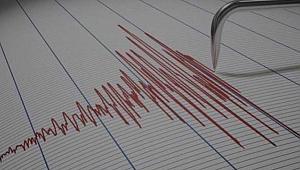 Endonezya'da 5.7 şiddetinde yeni deprem