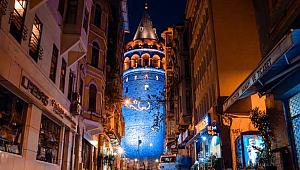 İstanbul'un köprüleri ile Galata Kulesi mavi-turuncu ışık ile aydınlandı