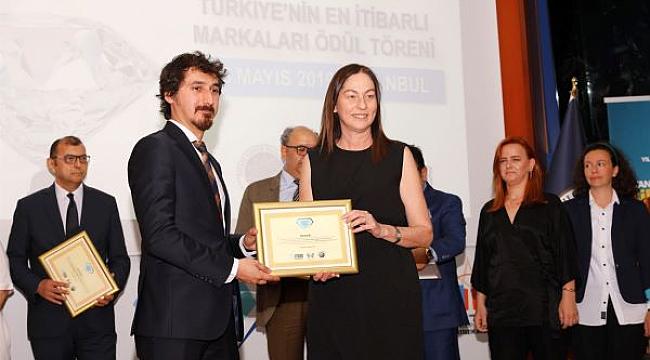 FOLKART’A İTİBAR ÖDÜLÜ