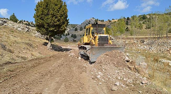 Korkuteli Kırsalında Çalışmalar Sürüyor