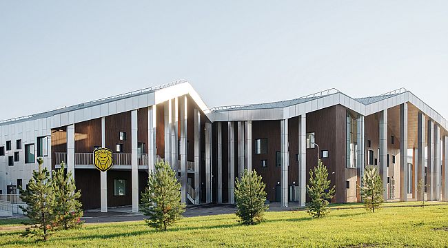 Esta'dan Rusya'da yetim ve öksüz çocuklar için okul