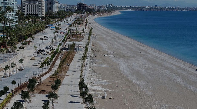 Turizm gelirlerinde yarı yarıya düşüş