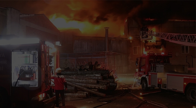 Sakarya Serdivan'da mobilyacılar çarşısında korkutan yangın