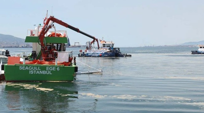 Marmara Denizi'nde 2 günde 392 m³ müsilaj toplanarak bertaraf edildi