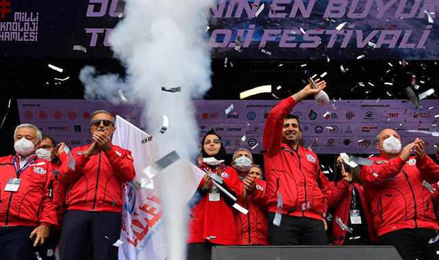 İlk günden yüz binler ziyaret etti! TEKNOFEST 2021 görkemli başladı...