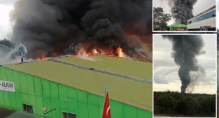 İstanbul Şile'de 2 katlı fabrika deposunda çıkan yangın nedeniyle peş peşe patlamalar yaşanıyor