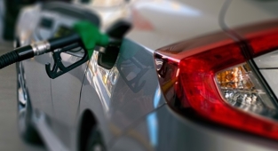 Benzin motorin fiyatları üst üste indirildi! Akaryakıt fiyatlarına bir indirim daha...