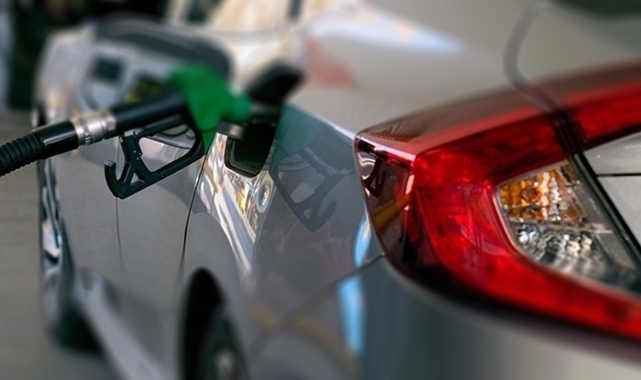 Benzin motorin fiyatları üst üste indirildi! Akaryakıt fiyatlarına bir indirim daha...