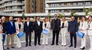 Folkart Vega'da anahtarlar teslim ediliyor