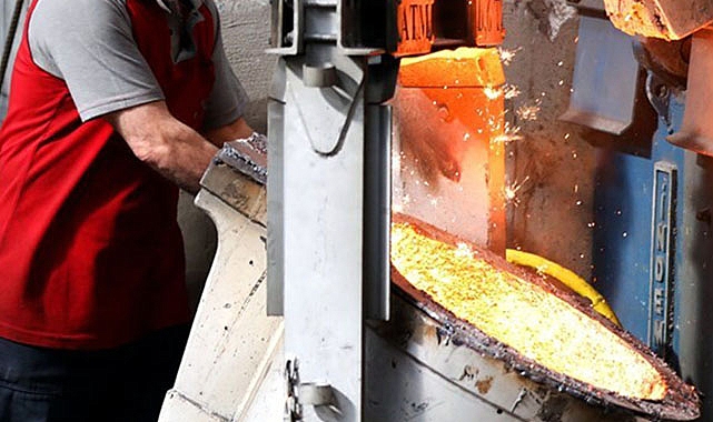 Sanayi üretimi Ekim'de yıllık %2,5 arttı