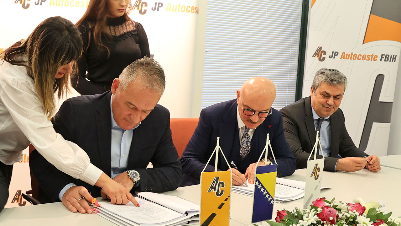 Bosna'da dev ihale kazandı