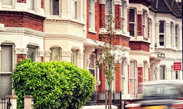 İngiltere'de konut fiyatları 12 yılın en düşüğünde