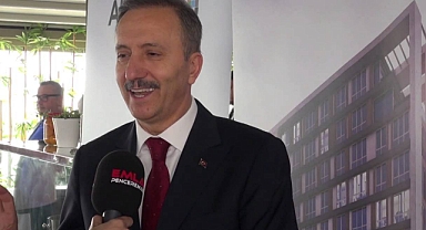 Aziz Yeniay Kimdir?