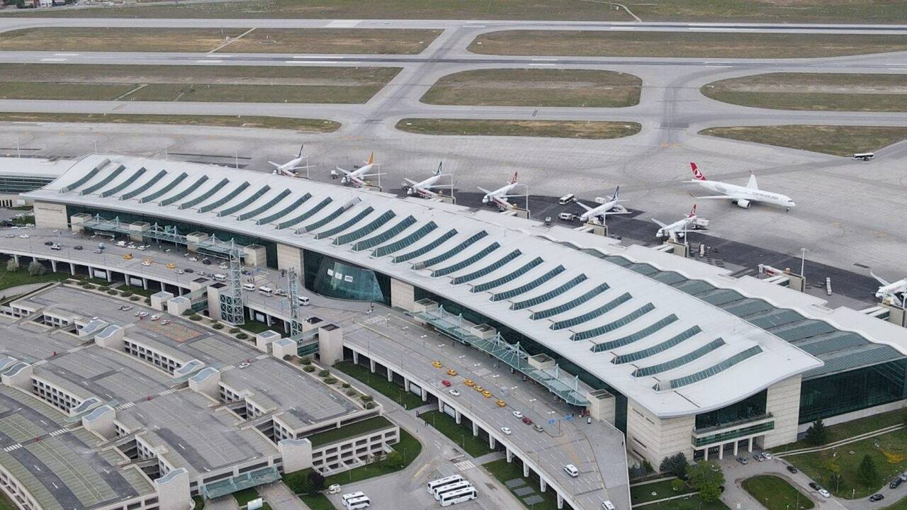 Borsa'daki dev şirket Esenboğa genişletme işi için 212.6 milyonluk sözleşme imzaladı!