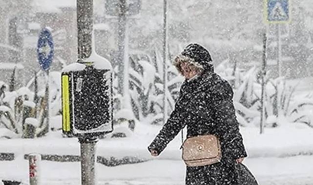 İstanbul'a kar yağacak mı, ne zaman yağacak? Meteoroloji İstanbul'da kar yağışı uyarısı yaptı mı?