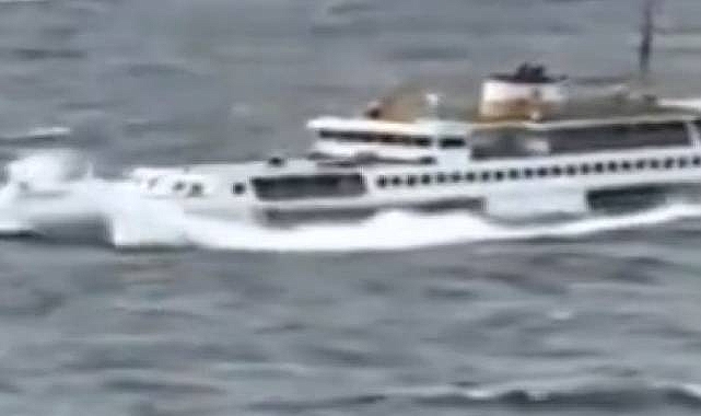 İstanbul'da Adalar vapuru facianın eşiğinden döndü!